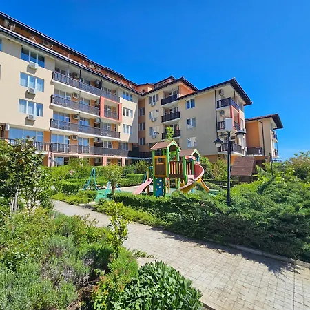 아파트 трехкомнатный с видом на море